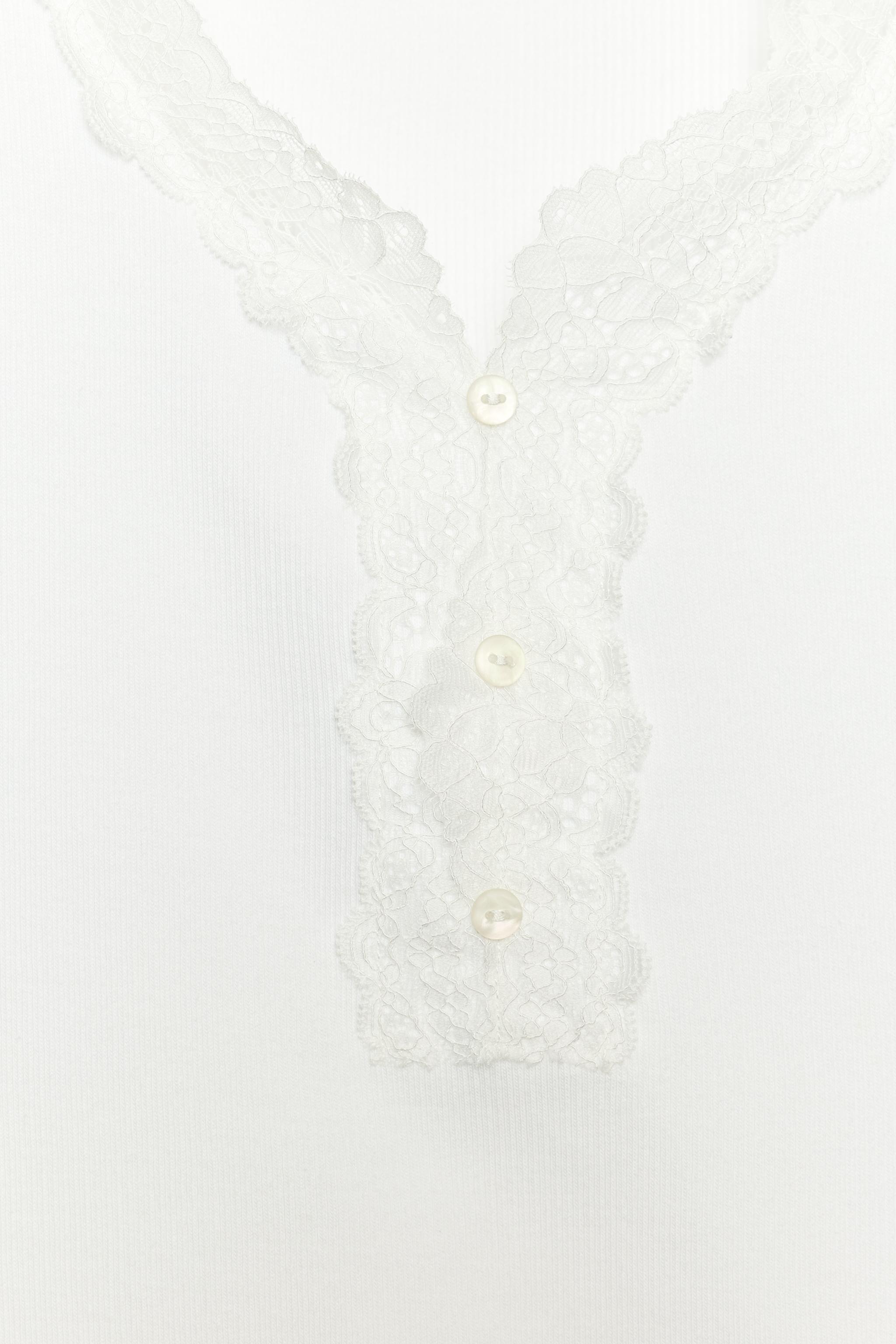 T-SHIRT CÔTELÉ EN DENTELLE